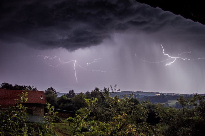 IMD Issues Yellow Alert for Thunderstorms and Heatwave in Odisha